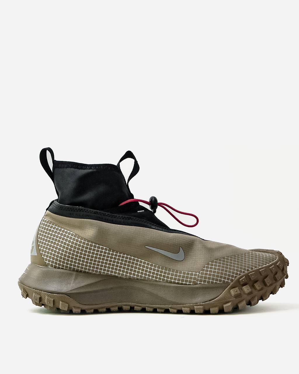Чоловічі кросівки Nike ACG Mountain Fly GTX Beige