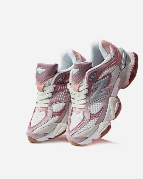 Жіночі кросівки New Balance 9060 Pink Beige 10439 фото