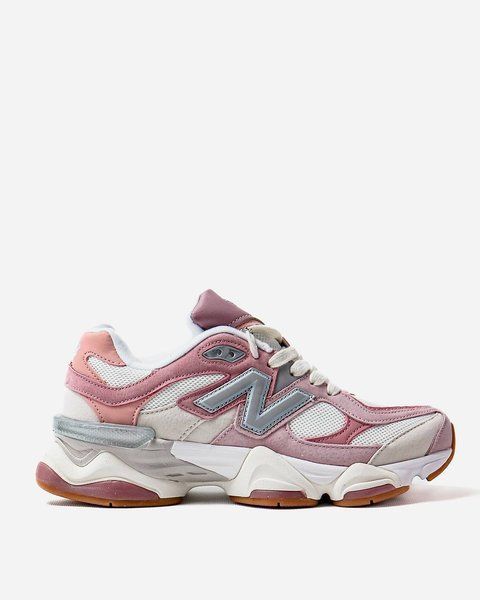 Жіночі кросівки New Balance 9060 Pink Beige 10439 фото